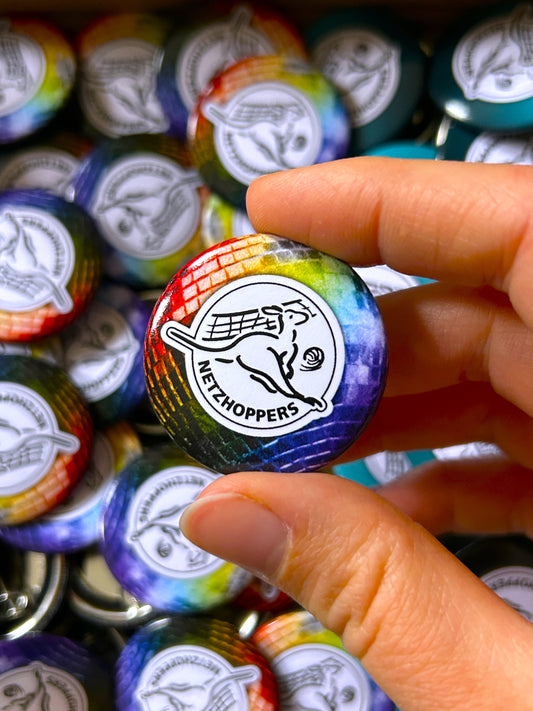 Netzhoppers Anstecker Regenbogen